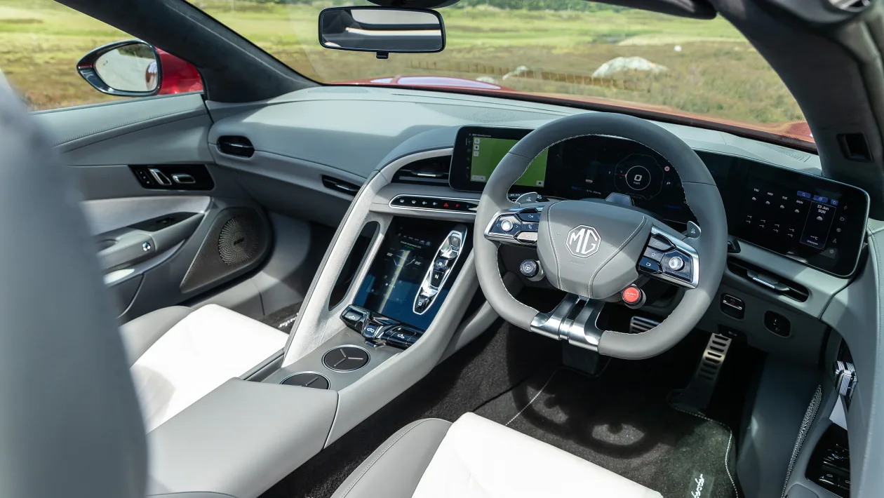 MG Cyberster – interior
