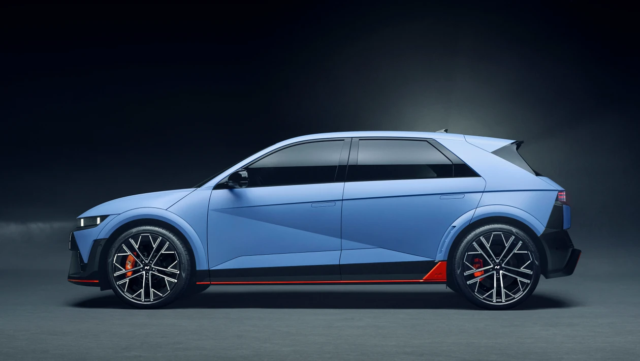 Hyundai Ioniq 5 N – side