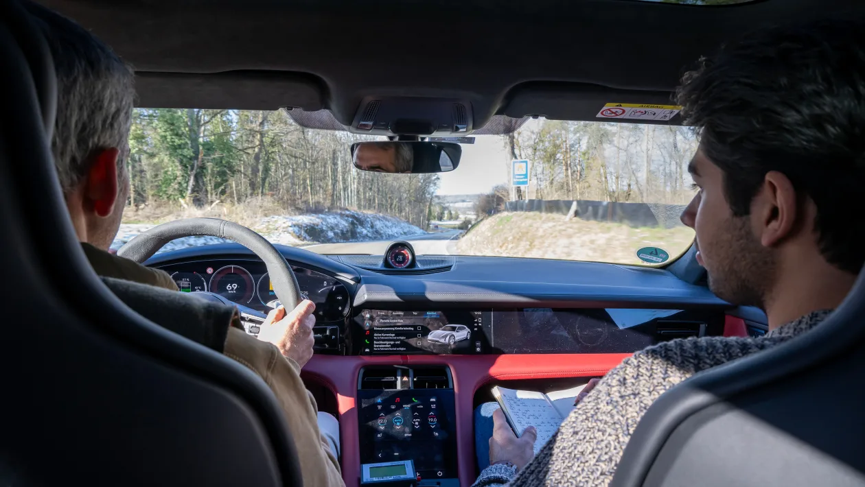 Porsche Taycan – driving shot