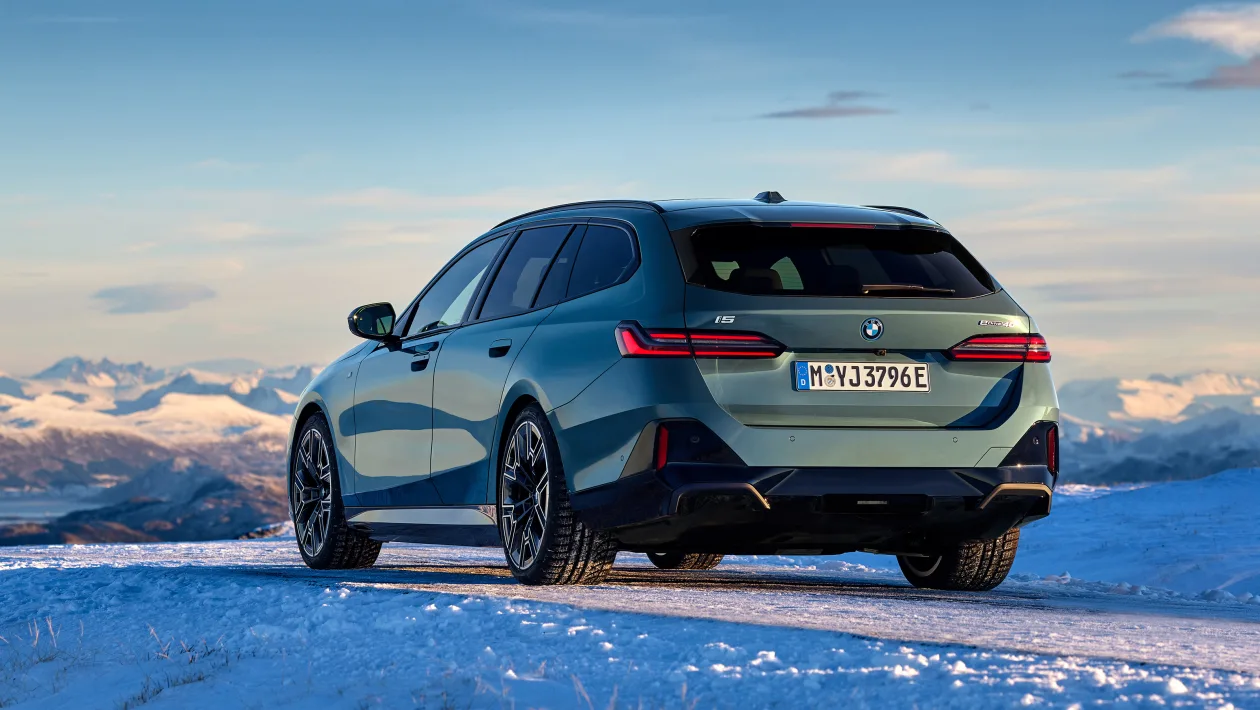 BMW 5-series Touring – rear