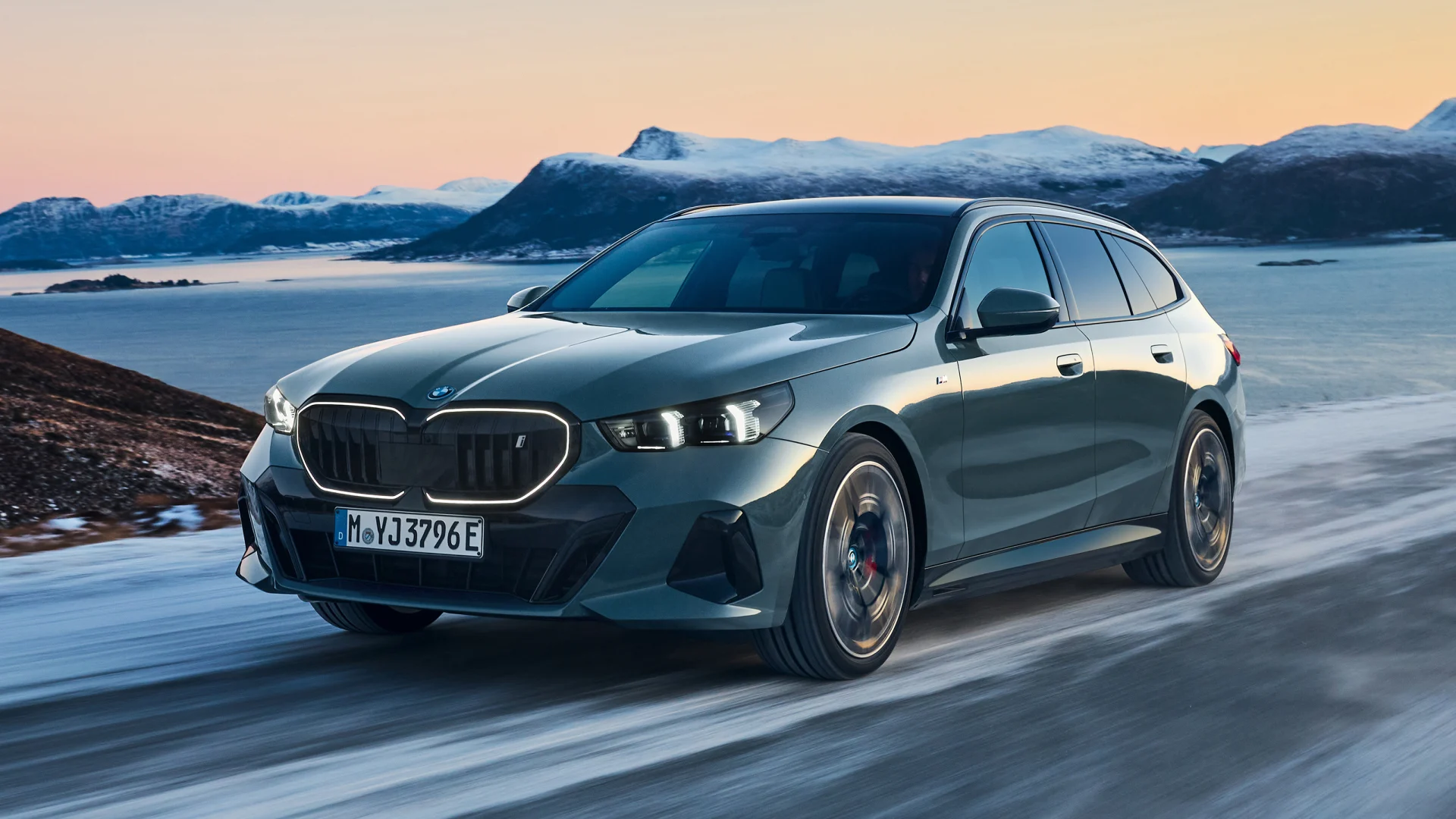 BMW i5 و 5-series Touring مكشوفان – إليكم ما يمكن توقعه من سيارة M5 estate