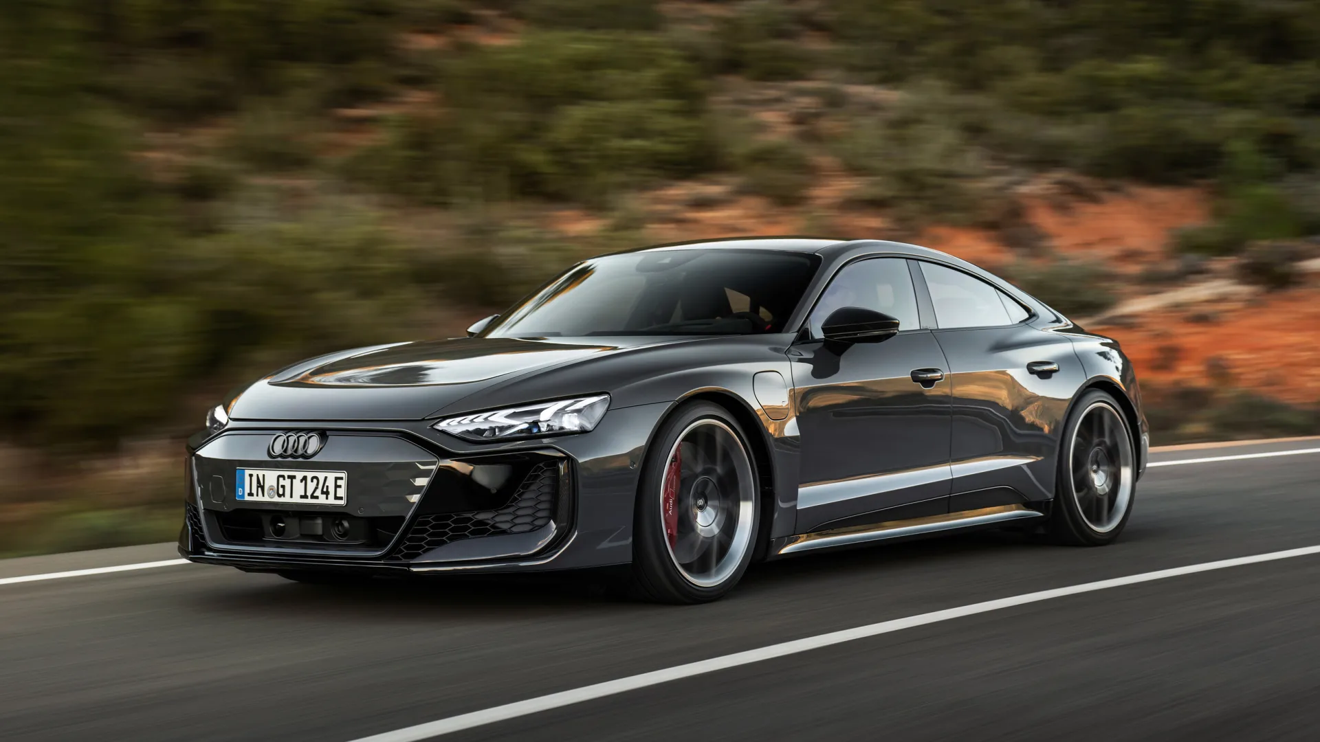 أودي RS e-tron GT Performance الجديدة تمتلك قوة أكبر من ماكلارين P1