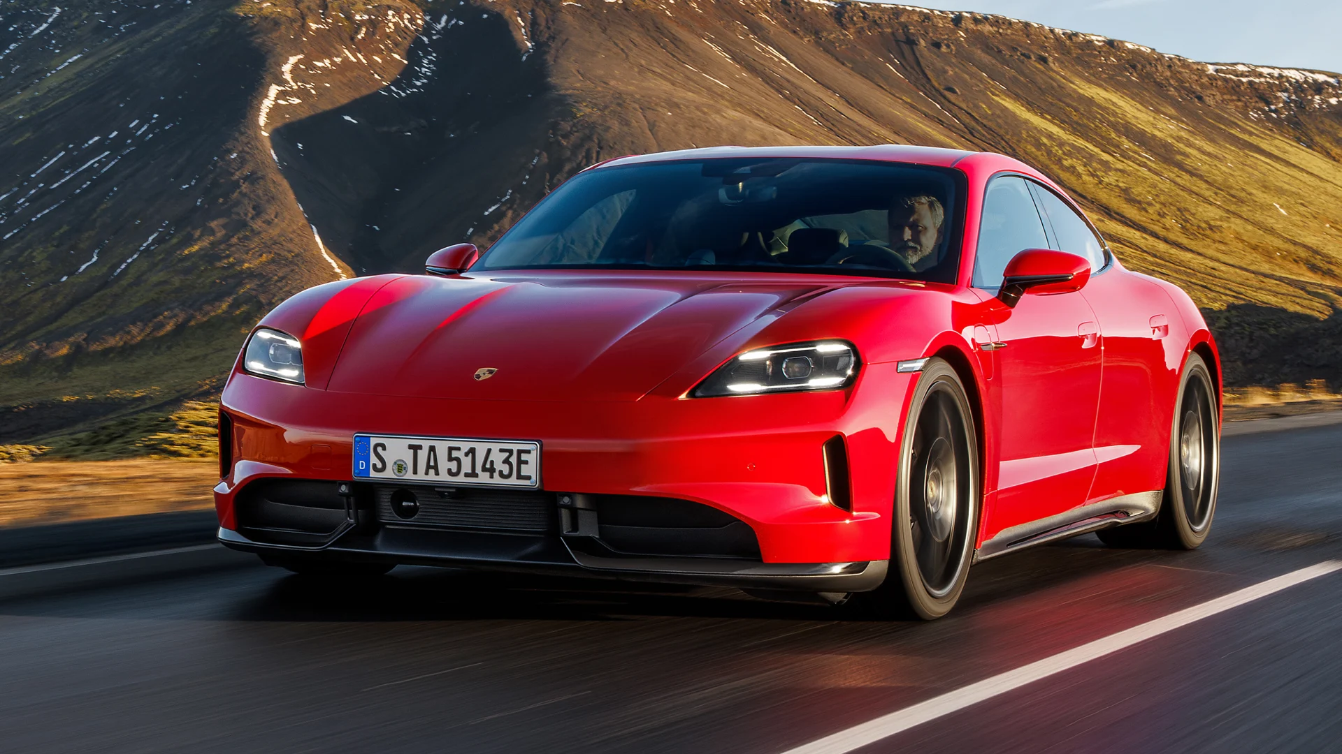 Porsche Taycan GTS – front