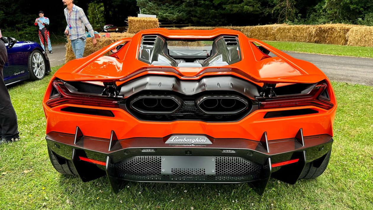 Lamborghini Revuelto