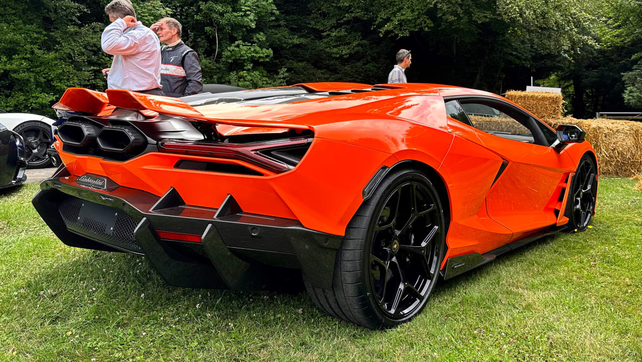 Lamborghini Revuelto
