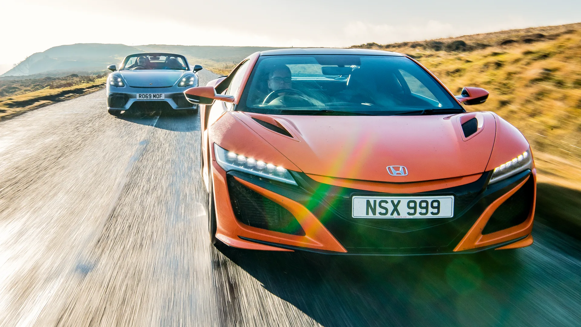 هوندا NSX ضد بورش 718 سبايدر – محركات سداسية الأسطوانات متوسطة الموضع في مواجهة مباشرة