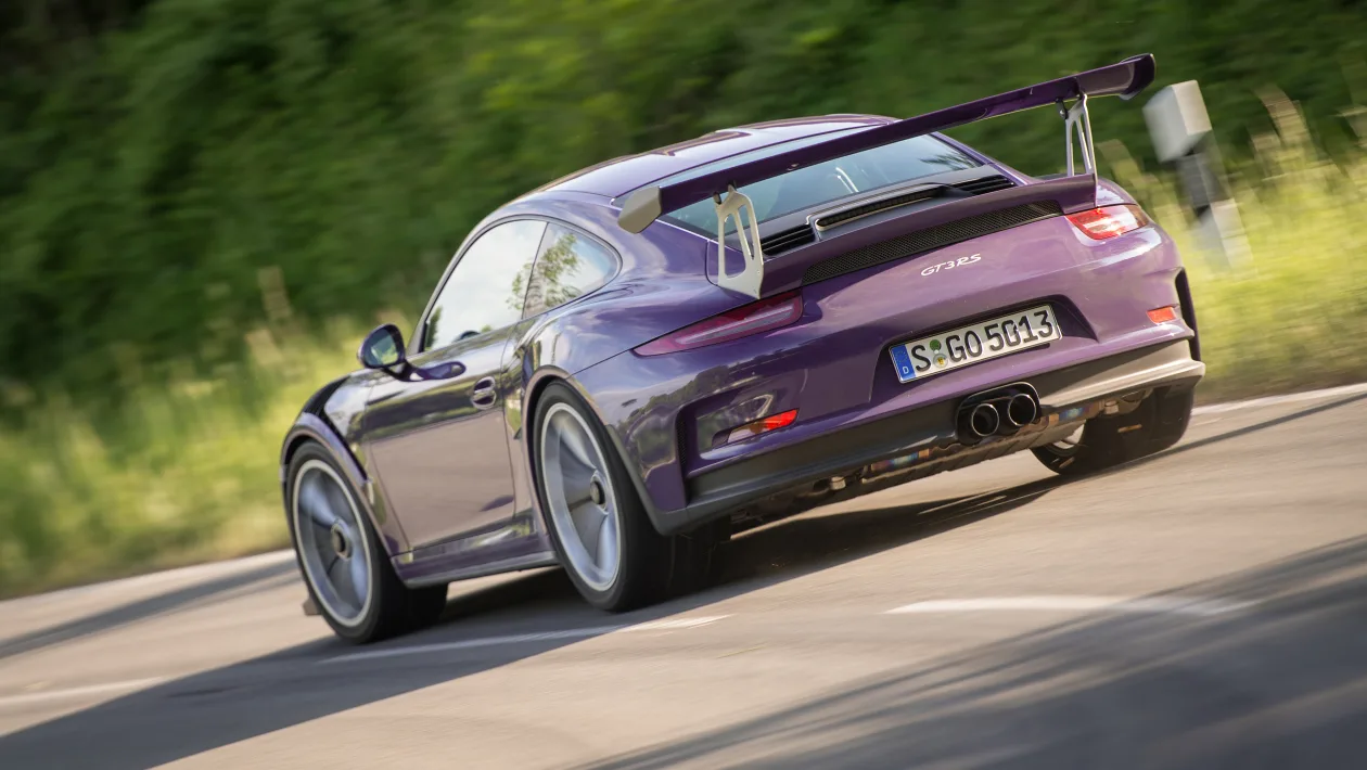 بورش 911 GT3 RS (991.1، 2015-16): رد شتوتغارت على ماكلارين 675LT
