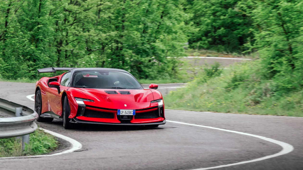 Ferrari SF90 XX Spider – front